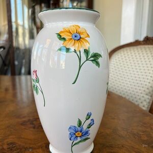 Tiffany & Co. 1999 Portugal Sinatra Pattern 9” Floral Vase